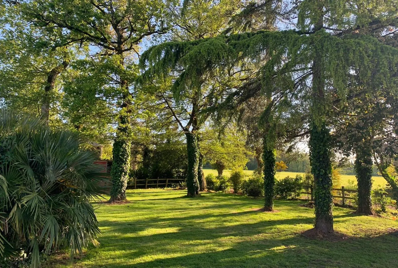 Maison En Pierres A La Campagne Pleucadeuc 0*,